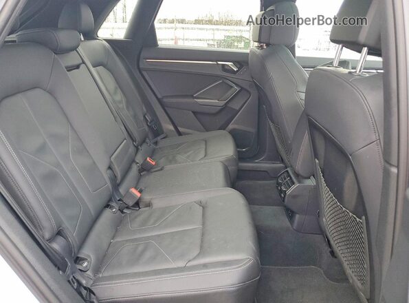 WA1DECF39S1009907 2025 AUDI Q3 White Vista interior trasera