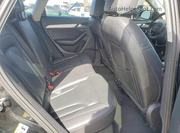 WA1ECCFS5HR014825 2017 AUDI Q3 Black Widok wnętrza z tyłu