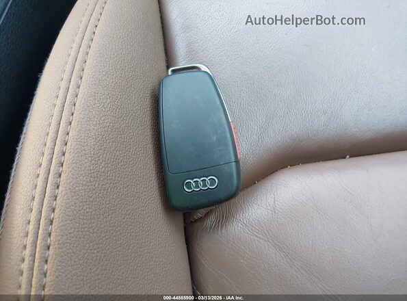 WA1EECF30L1022244 2020 AUDI Q3 Синий Вид панели приборов