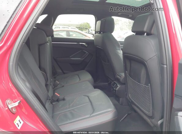 WA1EECF33S1074918 2025 AUDI Q3 Красный Вид наклейки с VIN-кодом