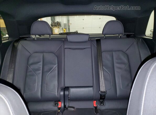 WA1EECF34L1072886 2020 AUDI Q3 Белый Вид задних сидений
