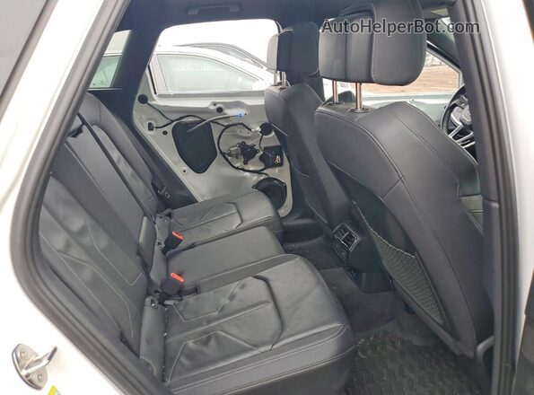 WA1EECF36L1081220 2020 AUDI Q3 Белый Вид задних сидений