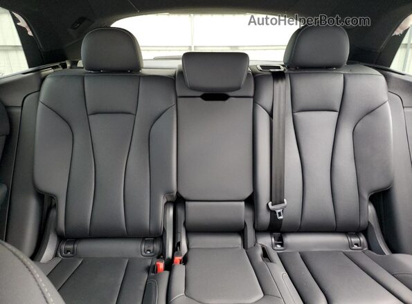 WA1EVAF14KD020254 2019 AUDI Q8 Silver Widok tylnych siedzeń