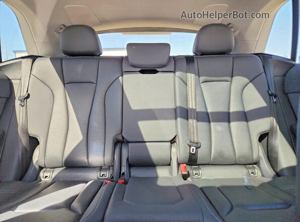 WA1EVAF16KD028615 2019 AUDI Q8 Серый Вид задних сидений