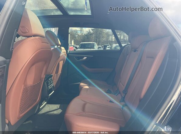 WA1EVAF19KD030777 2019 AUDI Q8 Black Vista de la etiqueta del VIN