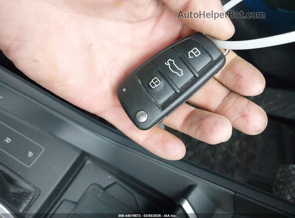 WA1FECF36L1023581 2020 AUDI Q3 Blue Widok deski rozdzielczej