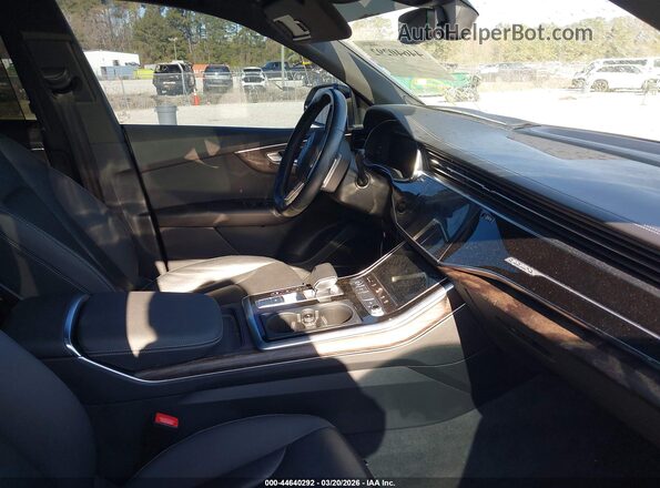 WA1FVAF1XLD020085 2020 AUDI Q8 Black Սալոնի դիմացի տեսք