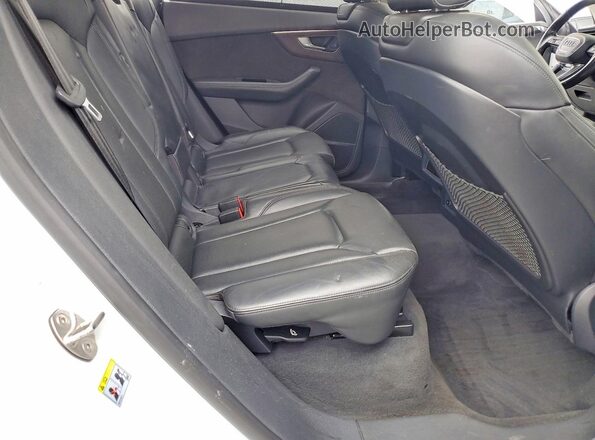 WA1FVAF1XLD026906 2020 AUDI Q8 White Вид задньої частини салону