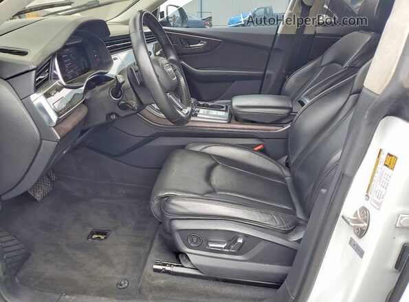 WA1FVAF1XLD026906 2020 AUDI Q8 White Вид салону спереду