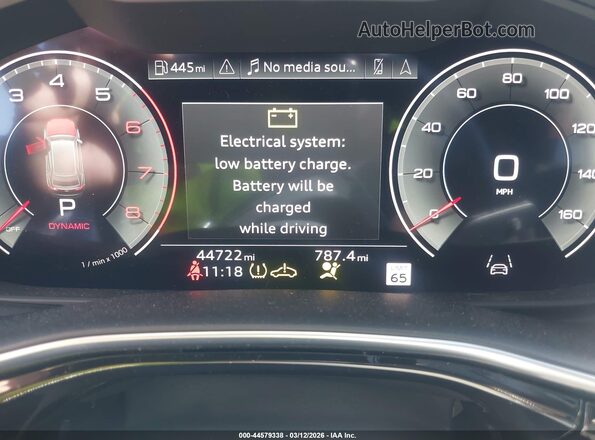 WA1FVBF19PD011034 2023 AUDI Q8 Белый Вид задних сидений
