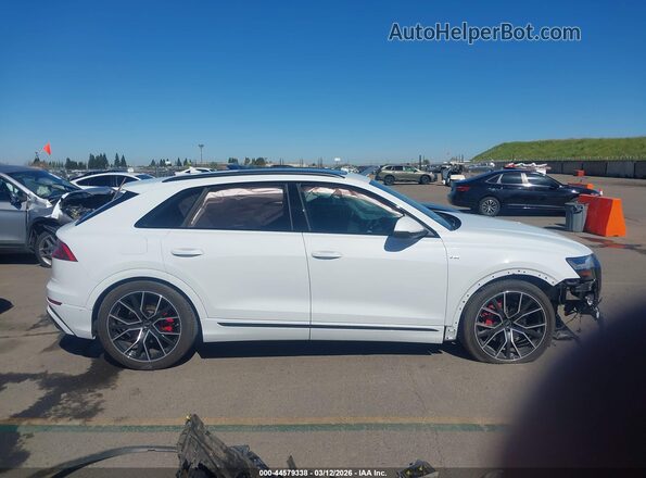 WA1FVBF19PD011034 2023 AUDI Q8 Белый Панорамный вид салона 360°