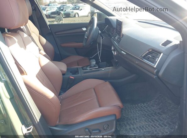 WA1GAAFY9R2035419 2024 AUDI Q5 Зеленый Вид салона спереди