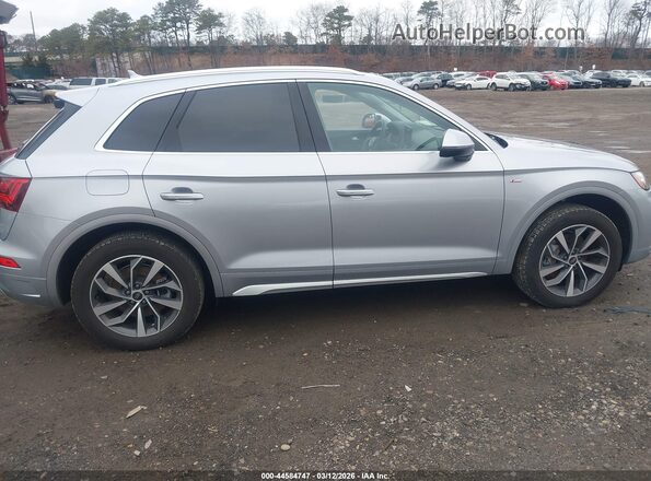 WA1GAAFYXR2151311 2024 AUDI Q5 Silver Vista interior trasera