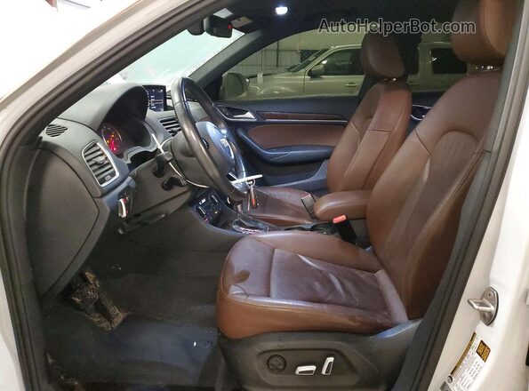WA1GCCFS1HR004124 2017 AUDI Q3 White წინა სალონის ხედი
