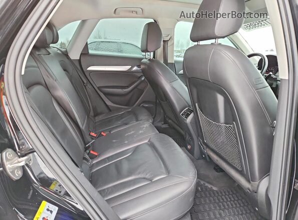 WA1GFCFS6GR009423 2016 AUDI Q3 Black Widok wnętrza z tyłu