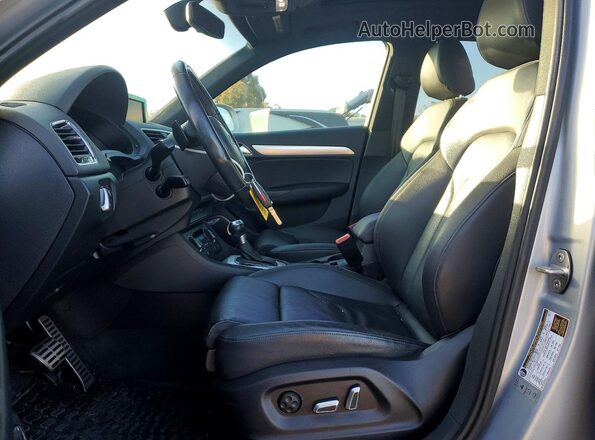 WA1GFCFS8GR014574 2016 AUDI Q3 Silver Widok wnętrza z przodu
