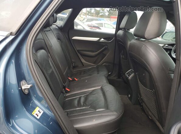 WA1GFCFS9GR024935 2016 AUDI Q3 Blue Widok wnętrza z tyłu