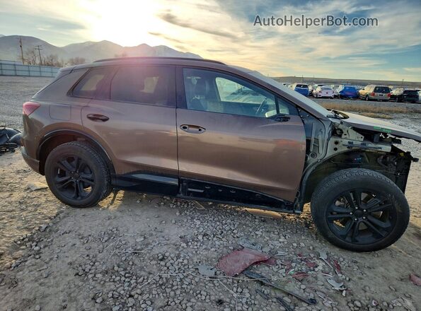 WA1H2BFZXNP048080 2022 AUDI Q4 Желто-коричневый Передняя правая четверть