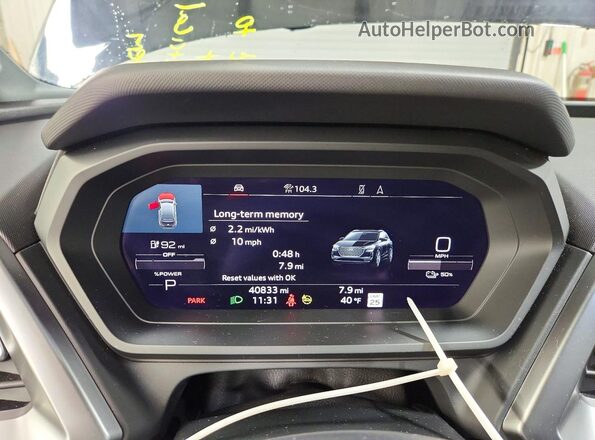 WA1J2BFZ8NP042084 2022 AUDI Q4 Black ხელსაწყოთა პანელის ხედი