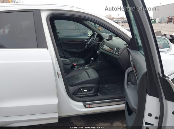 WA1JCCFS0JR010041 2018 AUDI Q3 White Вид салону спереду