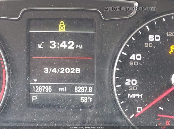 WA1JCCFS0JR010041 2018 AUDI Q3 White 
