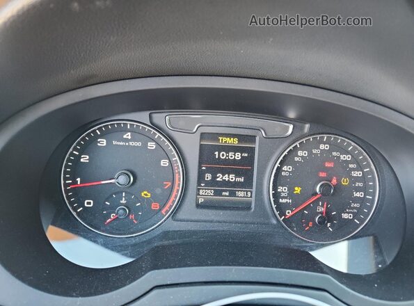 WA1JCCFSXHR008856 2017 AUDI Q3 Черный Вид щитка приборов