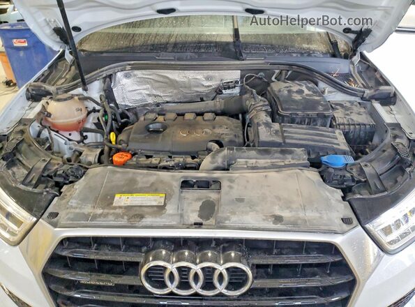 WA1JCCFSXJR030345 2018 AUDI Q3 White Vista del compartimento del motor