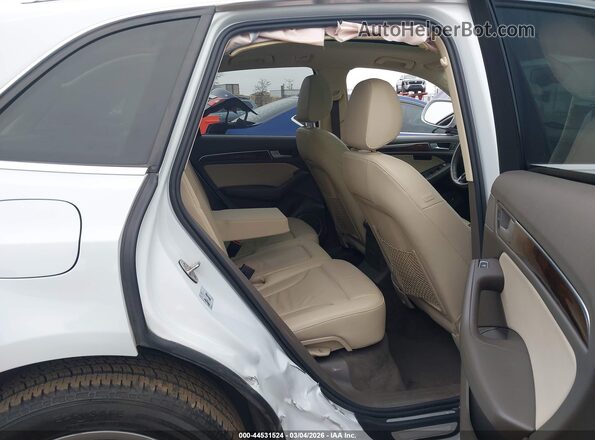 WA1L2AFP0HA048924 2017 AUDI Q5 White VIN կոդի պիտակի տեսք