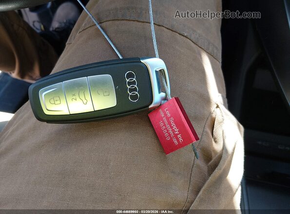 WA1L2BFZ7PP035705 2023 AUDI Q4 Черный Вид панели приборов