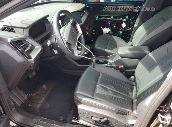 WA1L2BFZXPP054037 2023 AUDI Q4 Черный Вид салона спереди