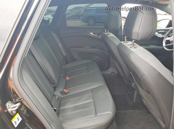 WA1L2BFZXPP054037 2023 AUDI Q4 Черный Вид задних сидений
