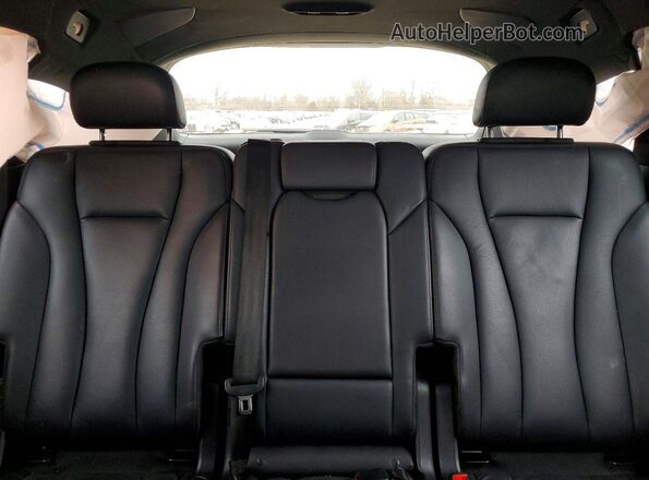 WA1LAAF70KD010943 2019 AUDI Q7 Gray Widok tylnych siedzeń