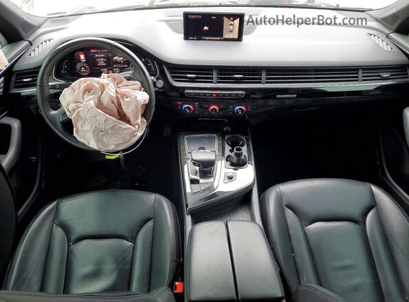 WA1LAAF70KD010943 2019 AUDI Q7 Gray Widok deski rozdzielczej