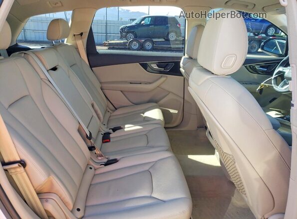 WA1LAAF70KD039035 2019 AUDI Q7 Белый Вид задних сидений