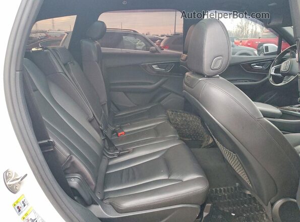 WA1LAAF73HD028197 2017 AUDI Q7 Белый Вид задней части салона