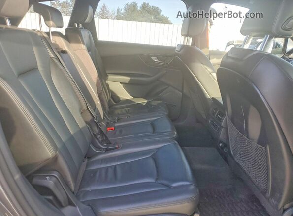 WA1LAAF73KD035402 2019 AUDI Q7 Gray Widok wnętrza z tyłu