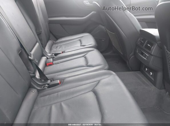 WA1LAAF75JD043578 2018 AUDI Q7 Gray Widok naklejki z numerem VIN