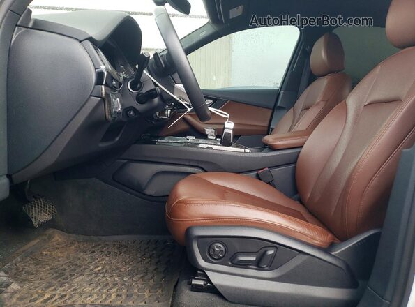 WA1LAAF76KD004984 2019 AUDI Q7 Белый Вид салона спереди