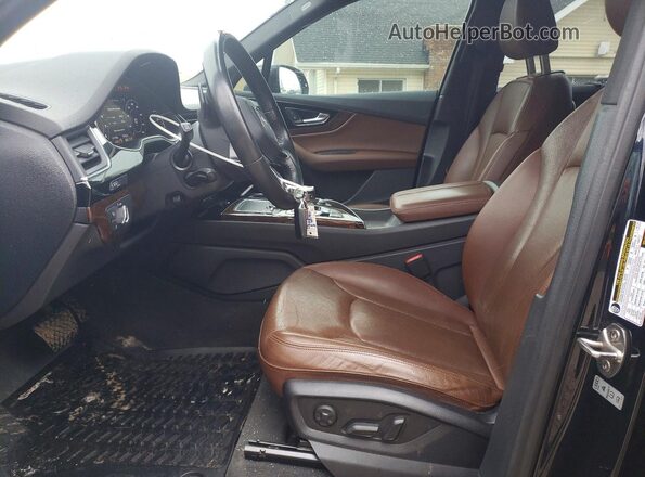 WA1LAAF78HD036053 2017 AUDI Q7 Black Вид салону спереду