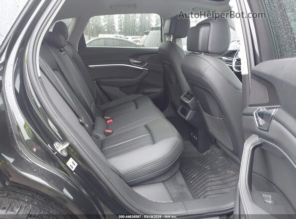 WA1LAAGE0KB023068 2019 AUDI E-TRON Black Vista de la etiqueta del VIN