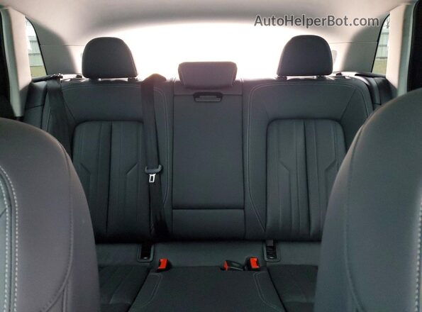 WA1LAAGE2NB033685 2022 AUDI E-TRON Silver Вид задніх сидінь