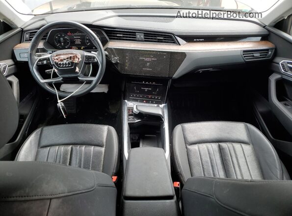 WA1LAAGE8KB024677 2019 AUDI E-TRON Gray წინა პანელის ხედი