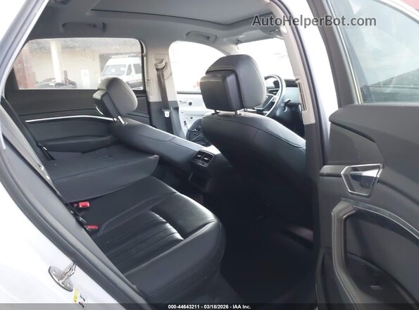 WA1LAAGE8PB018837 2023 AUDI E-TRON Белый Вид наклейки с VIN-кодом