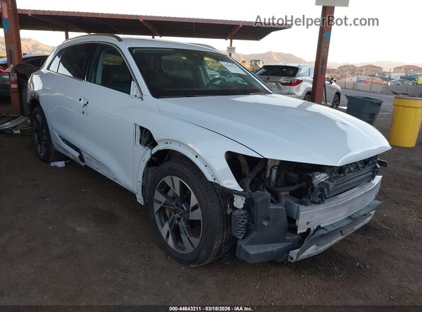 WA1LAAGE8PB018837 2023 AUDI E-TRON Белый Передняя правая четверть