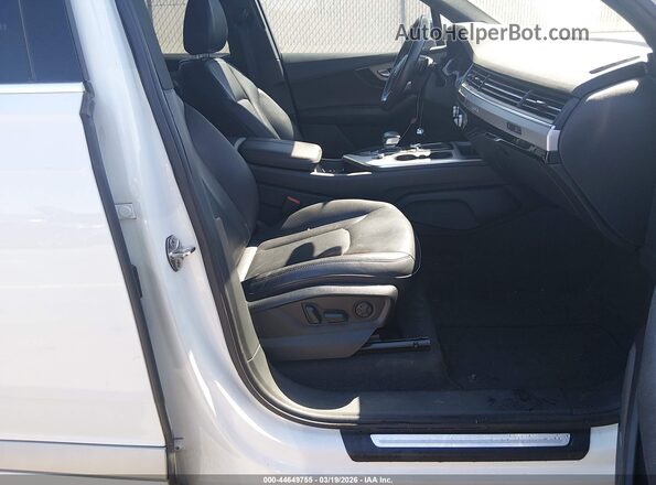 WA1LHAF73JD040528 2018 AUDI Q7 Белый Вид салона спереди