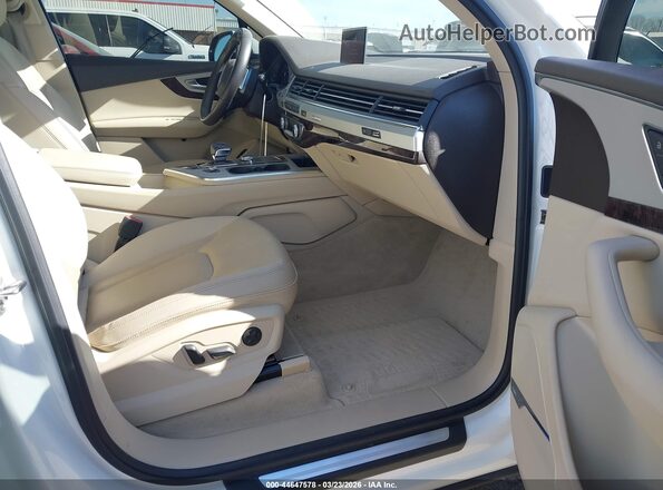 WA1LHAF75KD038474 2019 AUDI Q7 White Widok wnętrza z przodu