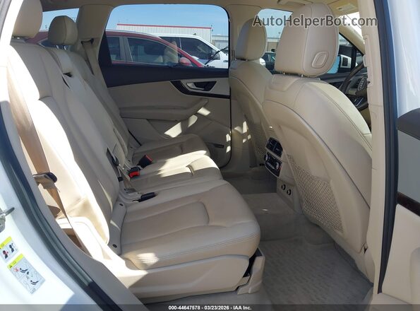 WA1LHAF75KD038474 2019 AUDI Q7 White Widok naklejki z numerem VIN