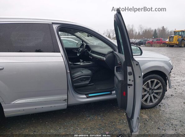 WA1LHAF79KD023038 2019 AUDI Q7 Серебряный Вид салона спереди