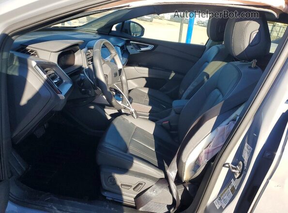 WA1LUBFZ3RP057987 2024 AUDI Q4 Серый Вид салона спереди