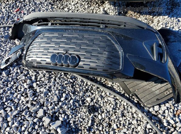 WA1LUBFZ4RP040860 2024 AUDI Q4 Черный Вид наклейки с VIN-кодом